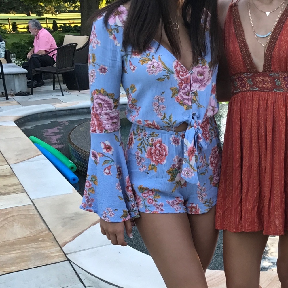 Billabong Sittin Pretty Floral Bell Sleeve Romper